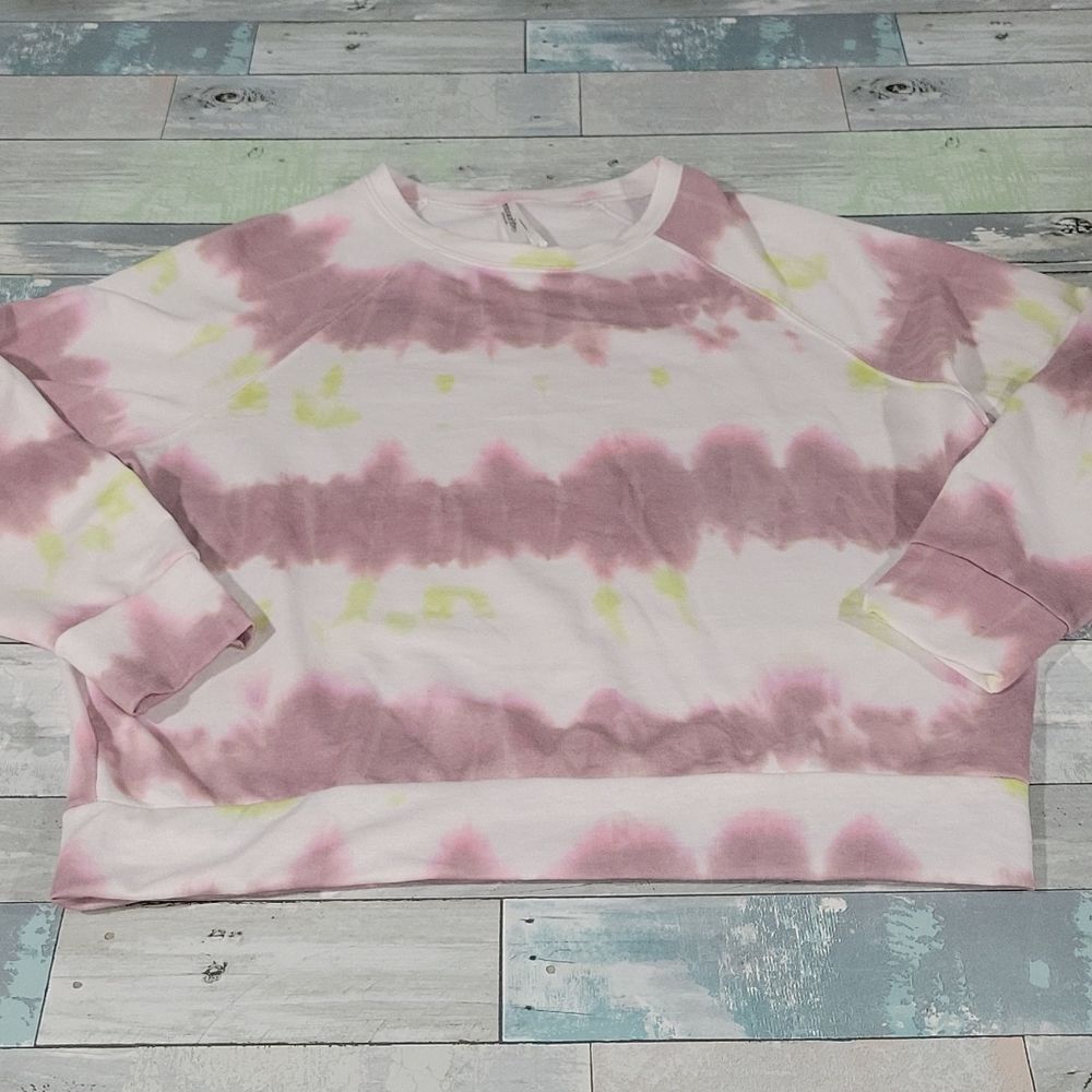 Embracelife Athleisure Crew Shirt/Top sz Medium